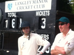 Every team has a Statto in it. He's on the left. Ben Procter on the right, at Langley Manor CC on the first day